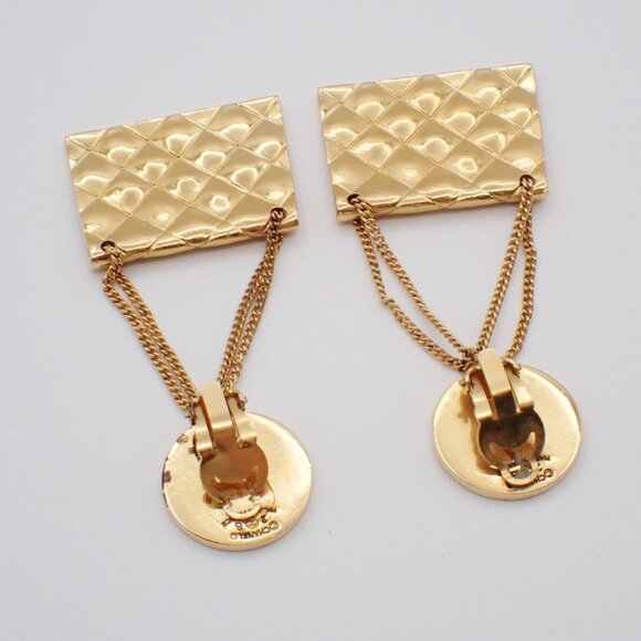 CHANEL CC Logo Matelasse Bag Shape Drop Earrings Clip-On 26 Gold Vintage - Picture 4 of 13